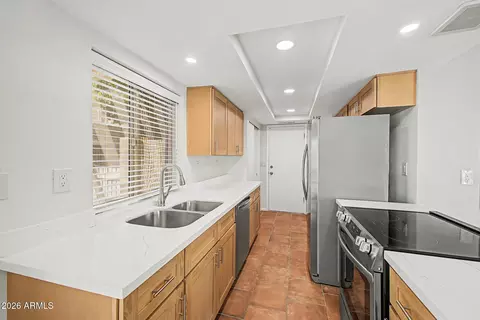 Kitchen - 1119 E North Ln N #3, Phoenix, AZ 85020 photo 1 of 2