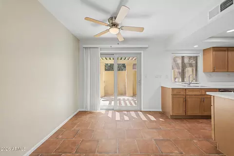 Dining - 1119 E North Ln N #3, Phoenix, AZ 85020 photo 1 of 1