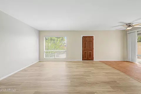 Living - 1119 E North Ln N #3, Phoenix, AZ 85020 photo 5 of 5