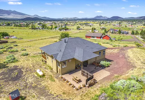 View/Area - 9013 Beasley Rd, Flagstaff, AZ 86004 photo 2 of 7