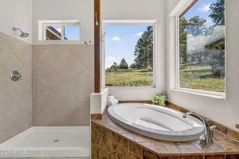 Bath - 9013 Beasley Rd, Flagstaff, AZ 86004 photo 2 of 3