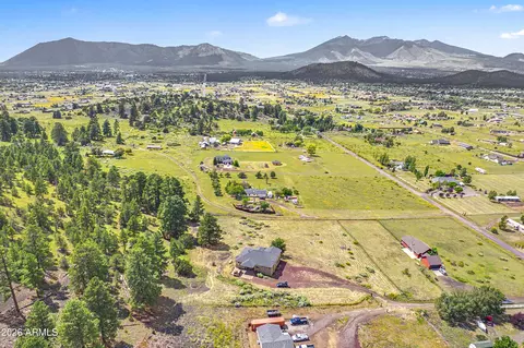 View/Area - 9013 Beasley Rd, Flagstaff, AZ 86004 photo 3 of 7