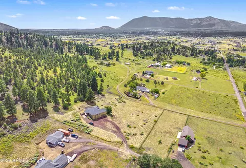 View/Area - 9013 Beasley Rd, Flagstaff, AZ 86004 photo 4 of 7
