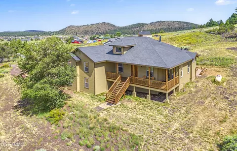 Exterior - 9013 Beasley Rd, Flagstaff, AZ 86004 photo 1 of 7