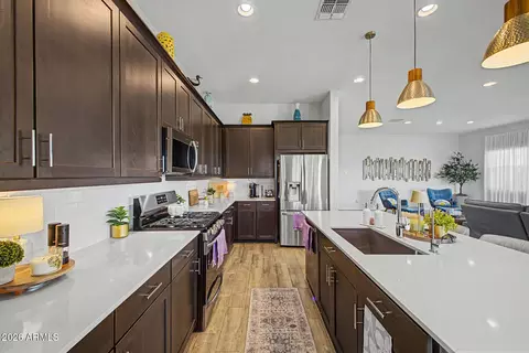 Kitchen - 2373 E Fandango Dr, Gilbert, AZ 85298 photo 2 of 4