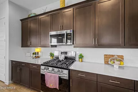 Kitchen - 2373 E Fandango Dr, Gilbert, AZ 85298 photo 3 of 4