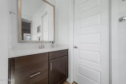 Bath - 2373 E Fandango Dr, Gilbert, AZ 85298 photo 2 of 6