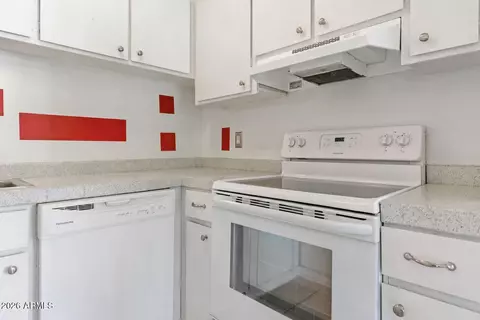Kitchen - 1006 E Osborn Rd #D, Phoenix, AZ 85014 photo 1 of 2