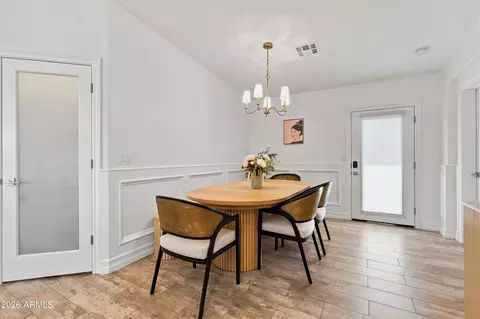 Dining - 4145 E Glenrosa Ave, Phoenix, AZ 85018 photo 3 of 3