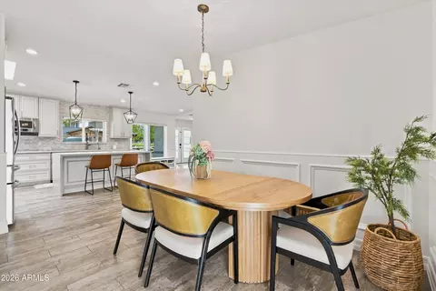 Dining - 4145 E Glenrosa Ave, Phoenix, AZ 85018 photo 2 of 3