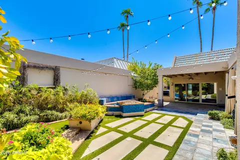 Exterior - 2522 E Oregon Ave, Phoenix, AZ 85016 photo 2 of 5
