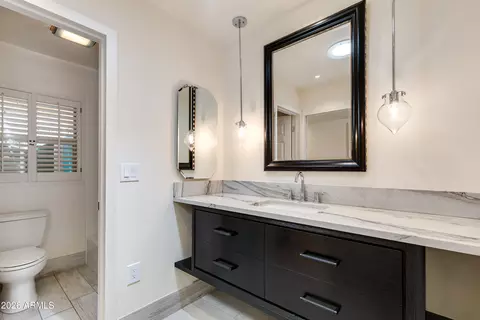 Bath - 2522 E Oregon Ave, Phoenix, AZ 85016 photo 3 of 3