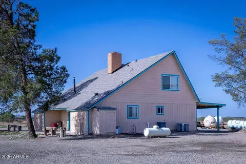 Exterior - 73345 Urea Ranch Rd, Wenden, AZ 85357 photo 2 of 3
