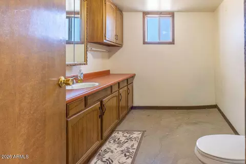 Bath - 73345 Urea Ranch Rd, Wenden, AZ 85357 photo 1 of 2