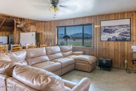 Living - 73345 Urea Ranch Rd, Wenden, AZ 85357 photo 2 of 2
