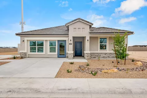 Exterior - 2918 W Stearn Ave, Apache Junction, AZ 85120 photo 2 of 8