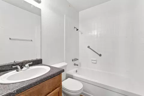 Bath - 6649 N 27th Ave, Phoenix, AZ 85017 photo 1 of 1
