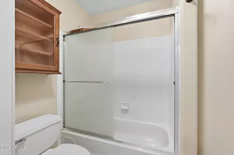 Bath - 4658 E Kelly Dr, Gilbert, AZ 85234 photo 4 of 6