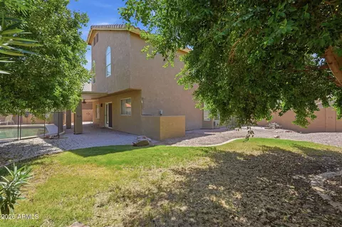 Exterior - 4658 E Kelly Dr, Gilbert, AZ 85234 photo 5 of 9
