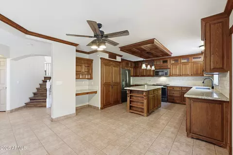Kitchen - 4658 E Kelly Dr, Gilbert, AZ 85234 photo 3 of 6