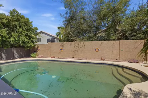 Exterior - 4658 E Kelly Dr, Gilbert, AZ 85234 photo 6 of 9