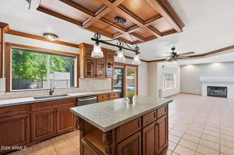 Kitchen - 4658 E Kelly Dr, Gilbert, AZ 85234 photo 5 of 6