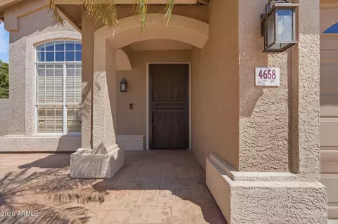 Exterior - 4658 E Kelly Dr, Gilbert, AZ 85234 photo 2 of 9