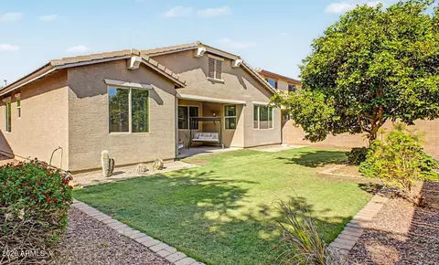Exterior - 2725 E Narrowleaf Dr, Gilbert, AZ 85298 photo 2 of 4