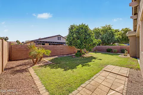 Exterior - 2725 E Narrowleaf Dr, Gilbert, AZ 85298 photo 3 of 4