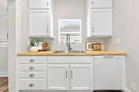 Kitchen - 1005 E Moreland St, Phoenix, AZ 85006 photo 3 of 6