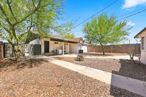 Exterior - 1005 E Moreland St, Phoenix, AZ 85006 photo 2 of 6