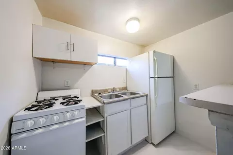 Kitchen - 1005 E Moreland St, Phoenix, AZ 85006 photo 6 of 6