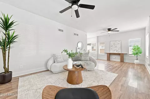 Living - 1005 E Moreland St, Phoenix, AZ 85006 photo 2 of 7