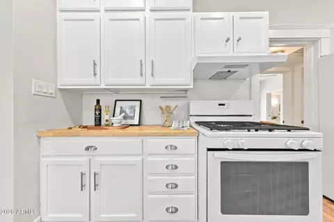 Kitchen - 1005 E Moreland St, Phoenix, AZ 85006 photo 2 of 6