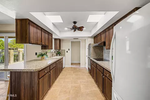 10311 W Kingswood Cir, Sun City, AZ 85351