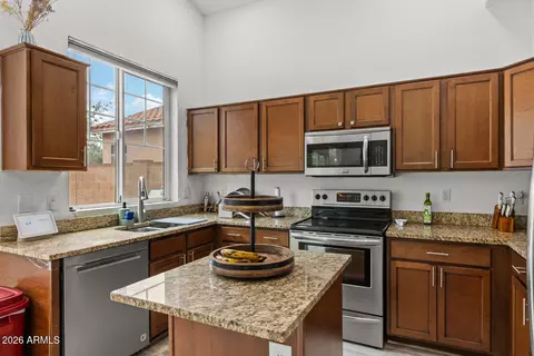 Kitchen - 1908 S Saddle St, Gilbert, AZ 85233 photo 4 of 6