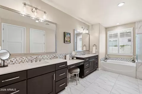 Bath - 4442 W Ruby Dr, Eloy, AZ 85131 photo 2 of 5