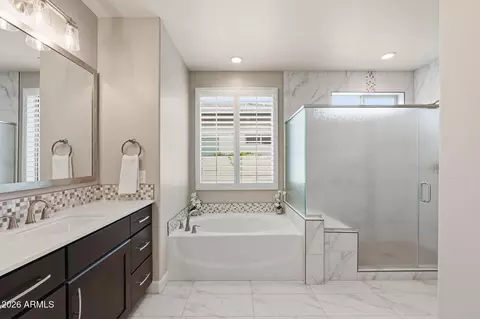 Bath - 4442 W Ruby Dr, Eloy, AZ 85131 photo 3 of 5