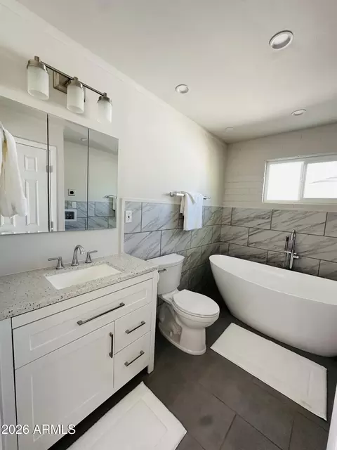 Bath - 5737 E Cicero St, Mesa, AZ 85205 photo 3 of 6