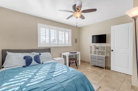 Bedroom - 5525 E Thomas Rd #D5, Phoenix, AZ 85018 photo 1 of 5