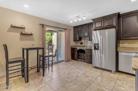 Kitchen - 5525 E Thomas Rd #D5, Phoenix, AZ 85018 photo 4 of 4