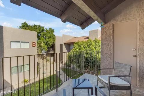Exterior - 5525 E Thomas Rd #D5, Phoenix, AZ 85018 photo 4 of 5