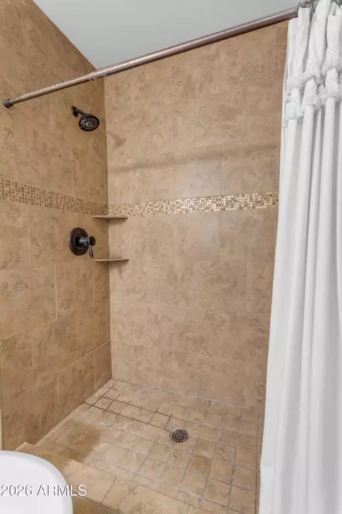 Bath - 5525 E Thomas Rd #D5, Phoenix, AZ 85018 photo 4 of 5