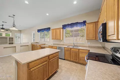 Kitchen - 3484 E Page Ave, Gilbert, AZ 85234 photo 6 of 10