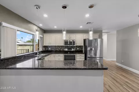 Kitchen - 4016 E Shangri La Rd, Phoenix, AZ 85028 photo 3 of 3