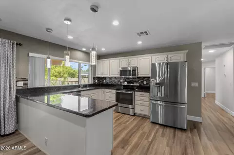 Kitchen - 4016 E Shangri La Rd, Phoenix, AZ 85028 photo 1 of 3