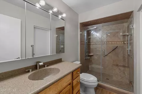 Bath - 4016 E Shangri La Rd, Phoenix, AZ 85028 photo 1 of 2