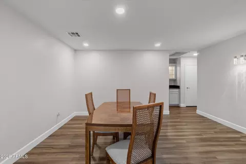 Dining - 4016 E Shangri La Rd, Phoenix, AZ 85028 photo 3 of 3