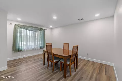 Dining - 4016 E Shangri La Rd, Phoenix, AZ 85028 photo 2 of 3