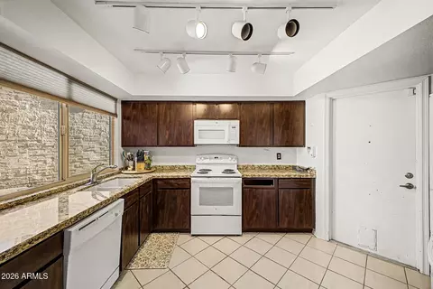 Kitchen - 16637 N 29th Dr, Phoenix, AZ 85053 photo 1 of 1